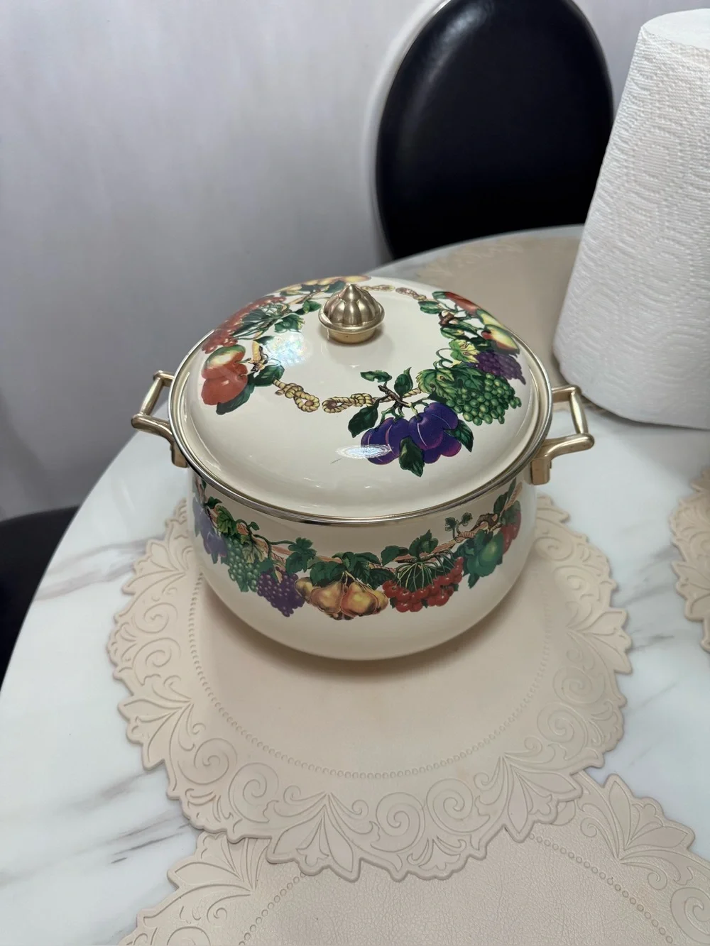 Vintage Kensington 8 quart Vitro-ceramic Cookware - Picture 4 of 14